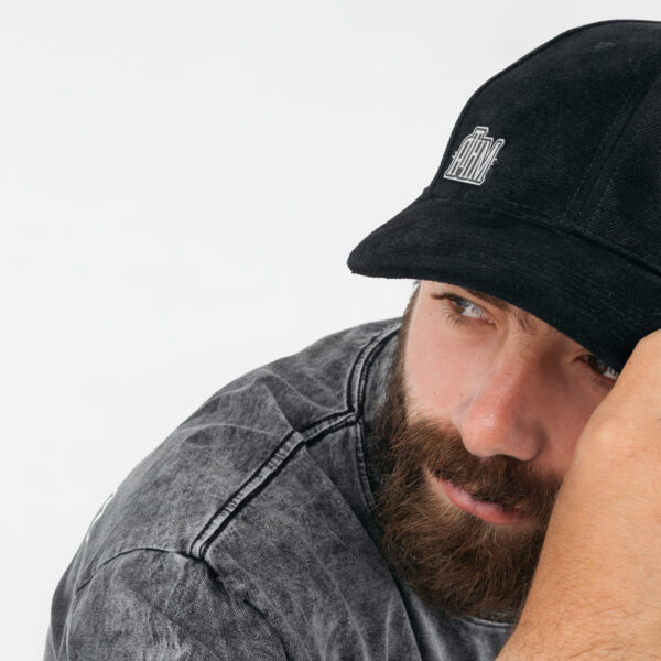 velvet-caps-black